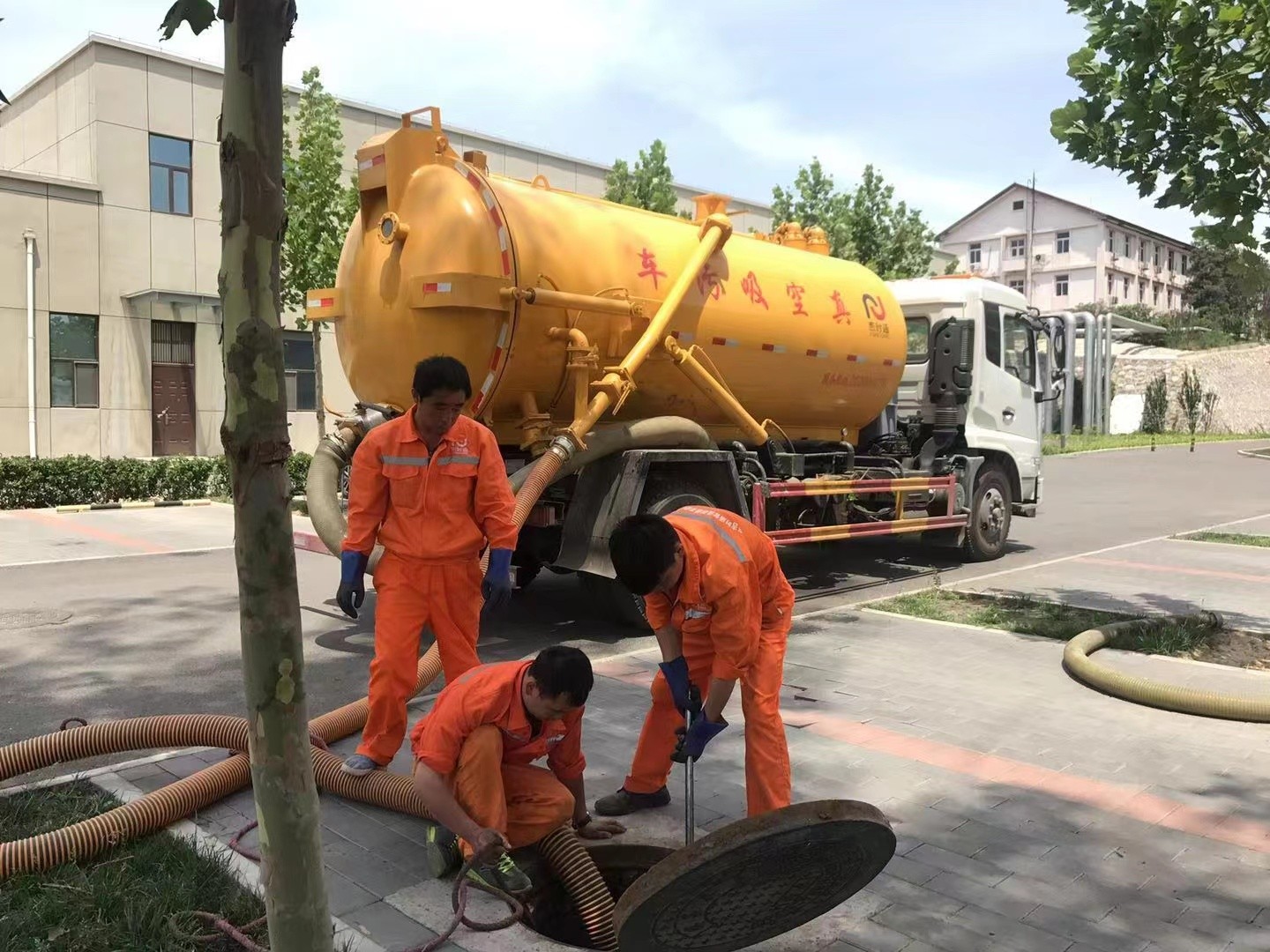 铁东化粪池清理与5-8吨吸粪车施工效率分析